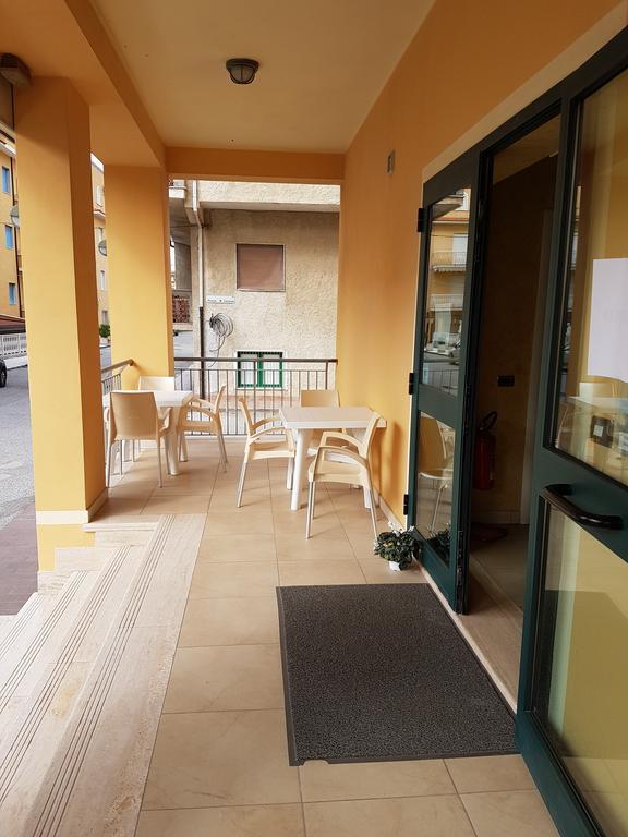Pino Hotel Gizzeria Eksteriør bilde