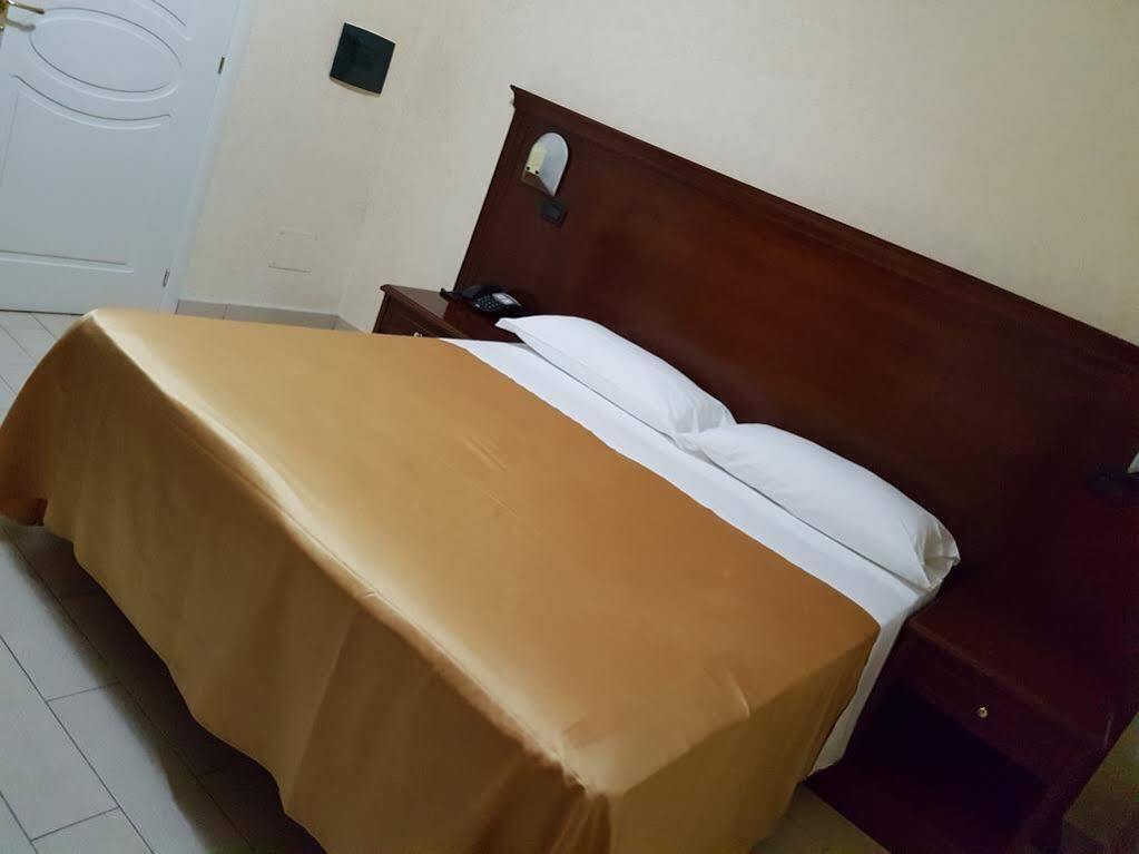 Pino Hotel Gizzeria Eksteriør bilde